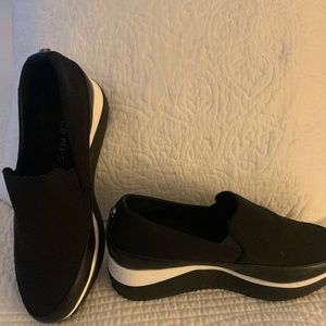 Donald Pliner Lizzie Platform Loafers